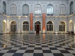 Palacio_de_la_Exposición_interior.jpg